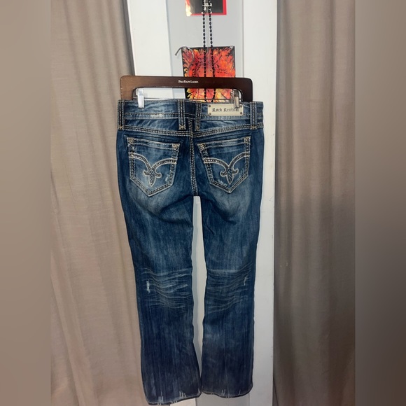 ROCK REVIVAL Jeans size 28! Bedazzled on the back pockets✨. Super cute Y2K! - Picture 4 of 7